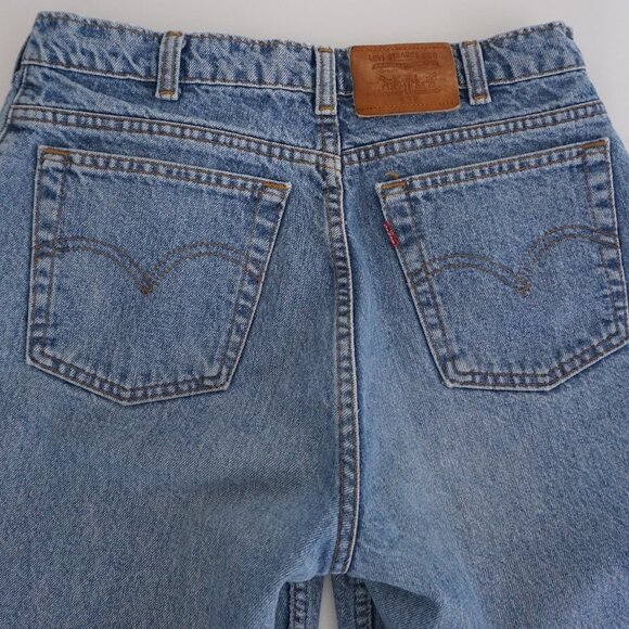 Vintage '90s Levi's 532 Mid Wash Straight Leg Blue Denim Jeans 32x30 - Picture 15 of 15